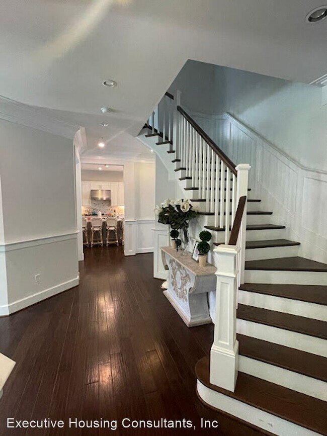 Foto del edificio - 5 br, 4.5 bath House - 5319 Camberley Ave