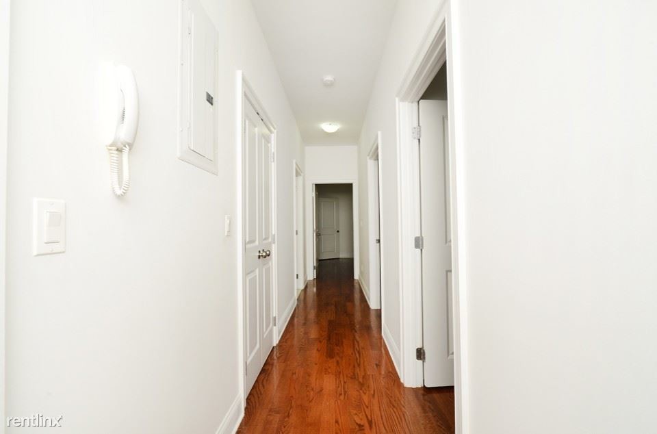 Building Photo - 150 E 39th St