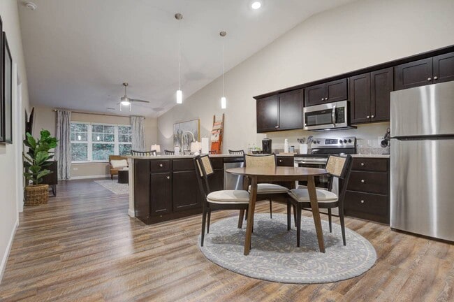 Spacious Kitchens with Breakfast Bar and Room for a Table - Redwood Waukee Hickman Road