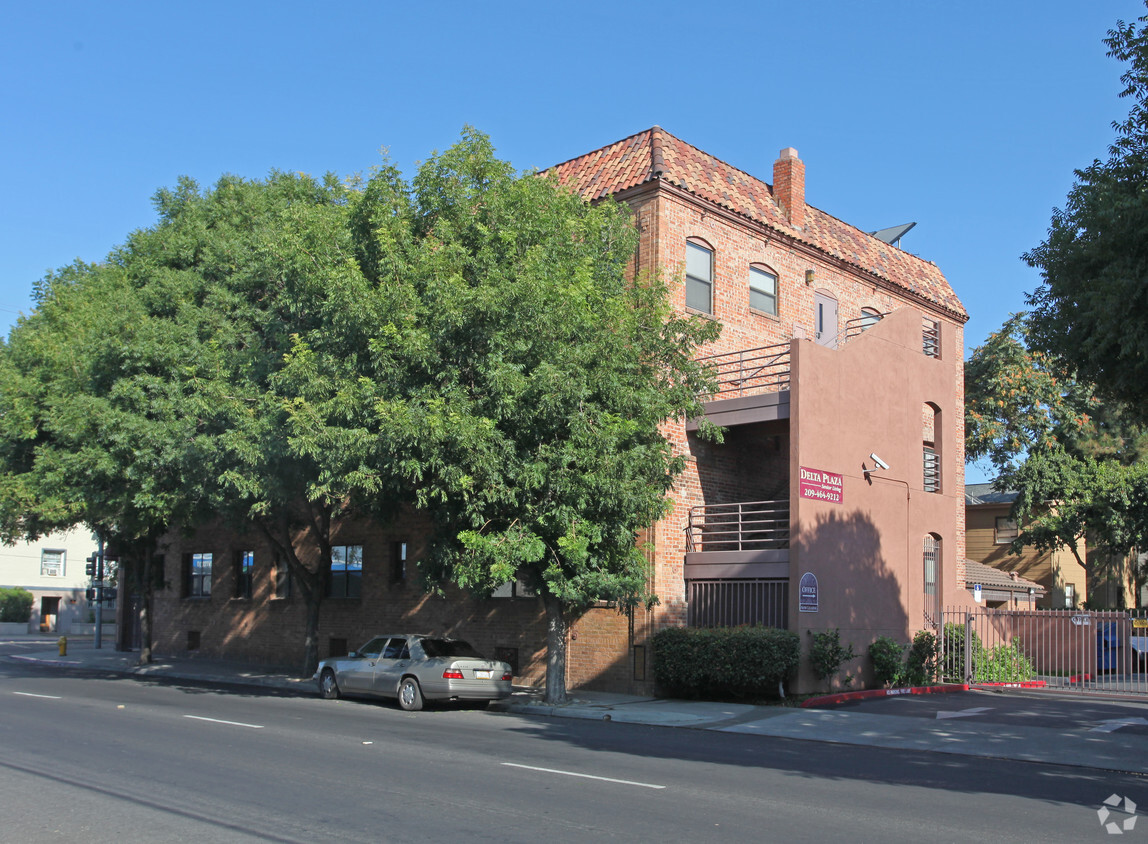 Building Photo - Delta Plaza Apartments