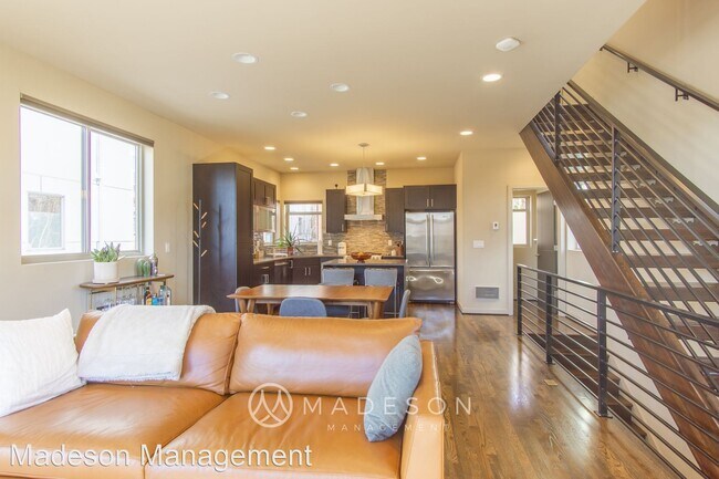 Foto del edificio - 3 br, 2.5 bath House - 7447 4th Ave NE