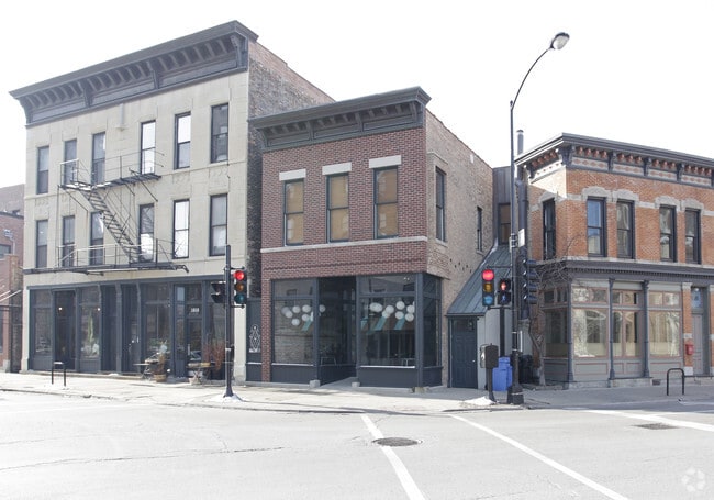 Building Photo - 1820 N Wells St
