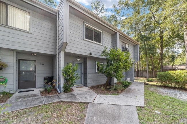 Building Photo - 3075 NW 28th Cir