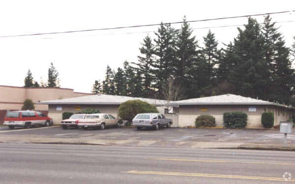 Foto principal - 17804 NE Glisan St