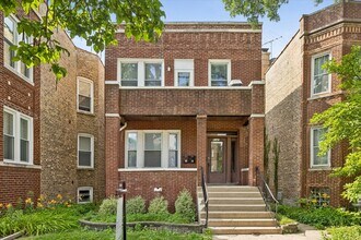 Building Photo - 5147 W Cullom Ave