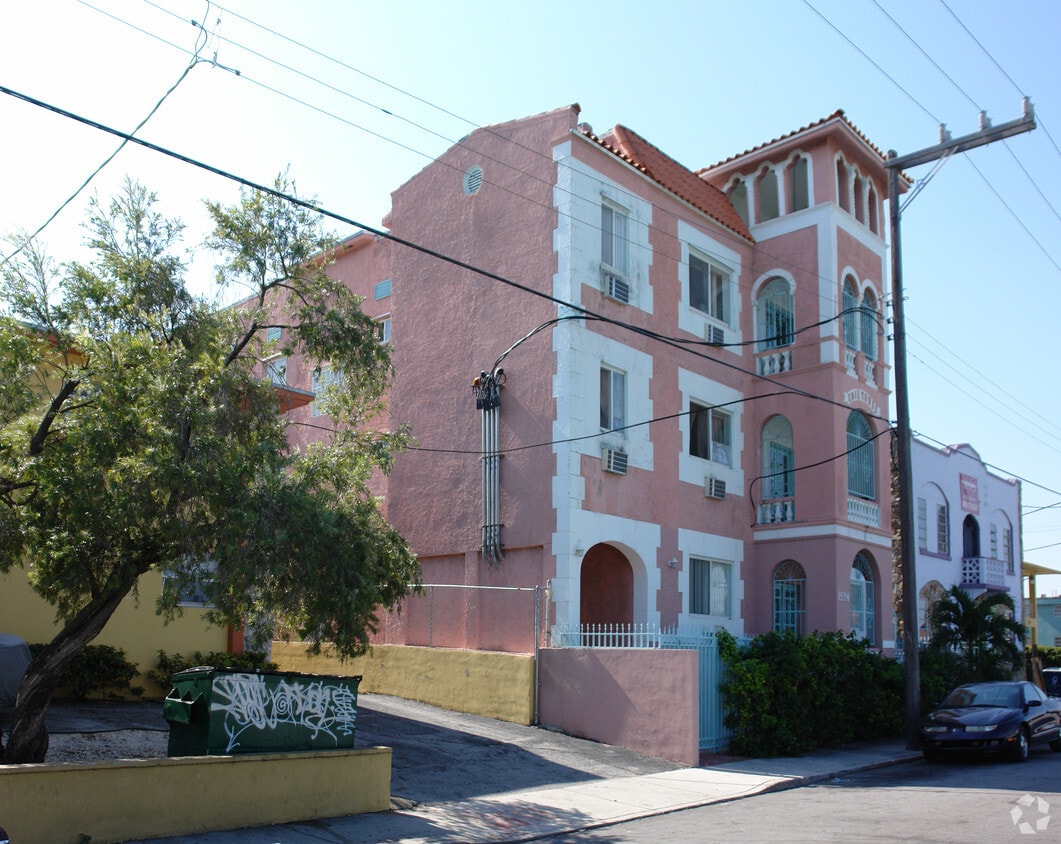 Building Photo - 1554 NW 3rd St