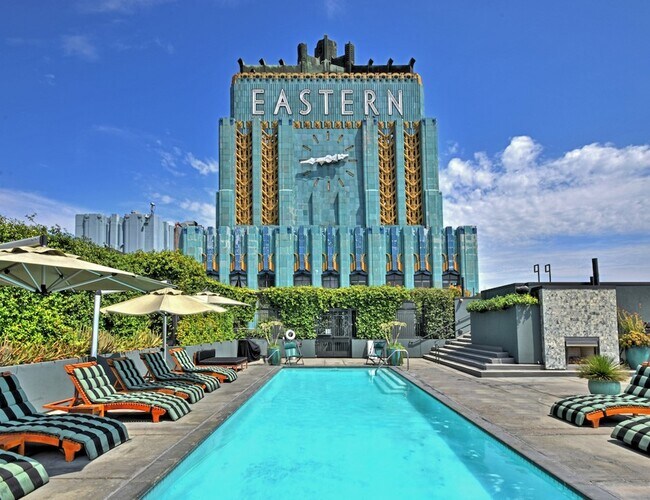 Foto del edificio - 849 S Broadway