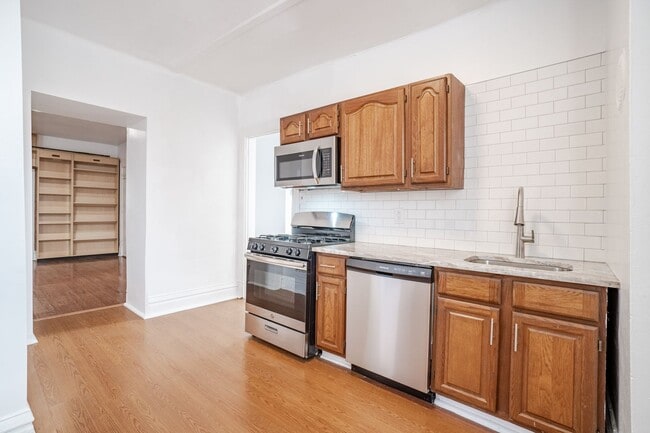 Building Photo - 2230 Tilbury Ave