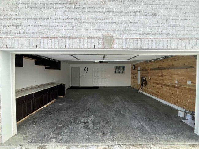 Building Photo - 9798 Sheehan Rd