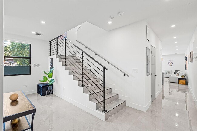 Foto del edificio - 3619 SW 27th St
