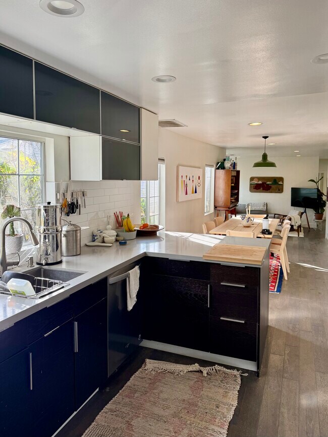 Foto del edificio - 2127 Kent St