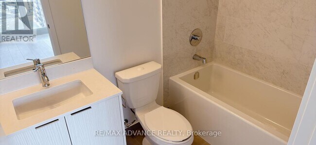 Photo du bâtiment - 38 Forest Manor Rd