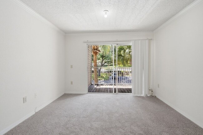 Building Photo - 4240 Summer Landing Dr
