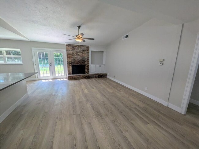 Building Photo - 9705 Marlborough Dr