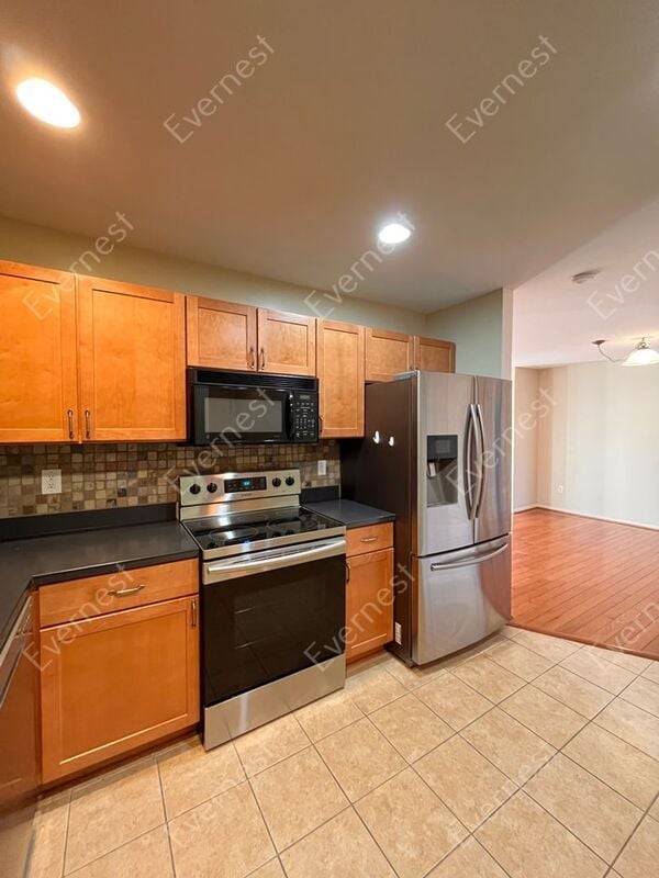 Building Photo - 1405 Anne Dr