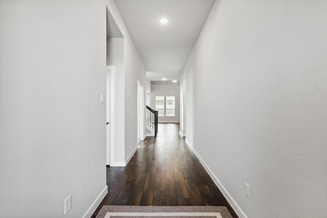 Photo - 1305 Swan Trl House