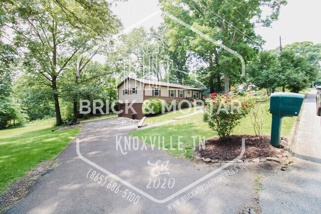 Foto del edificio - 7117 Bonny Kate Dr