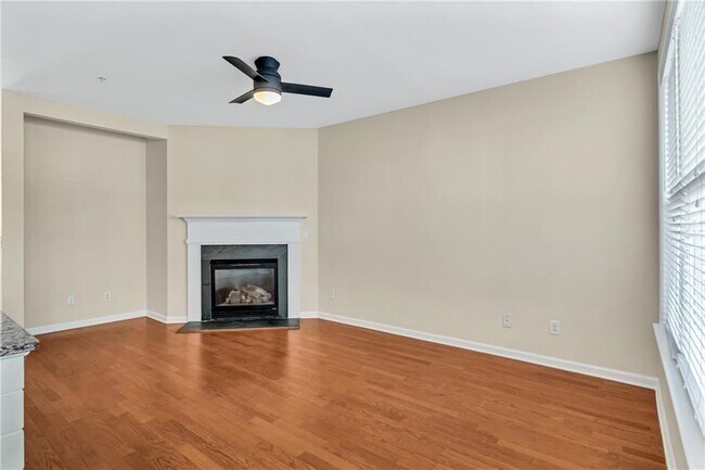 Foto del edificio - 6174 Indian Wood Cir