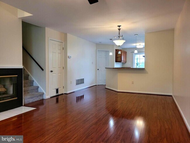 Foto del edificio - 128 Hickory Ln