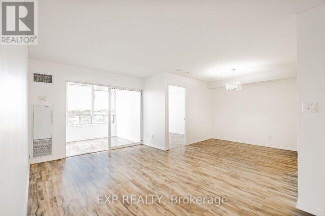 Photo du bâtiment - 135-135 Hillcrest Ave