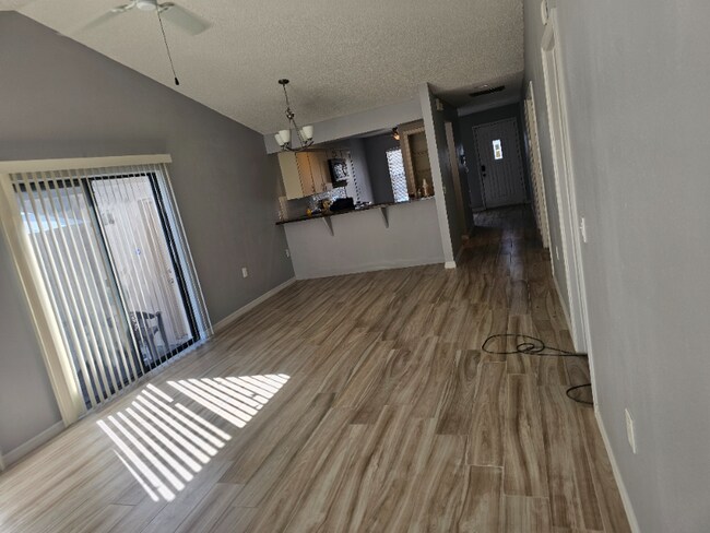 Foto del edificio - 6387 Gateway Ave