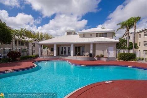 Foto del edificio - 2851 N Oakland Forest Dr