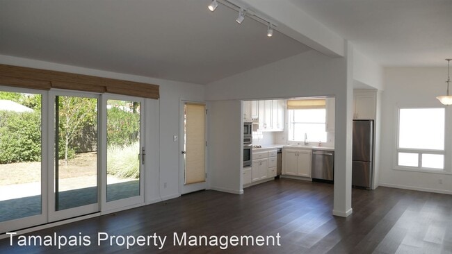 Building Photo - 3 br, 2 bath House - 813 Descanso Way