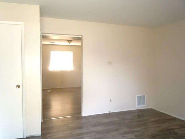 Building Photo - 119 Wolf Ave