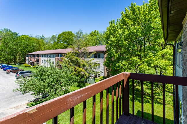 1BR, 1BA - 680 SF - Brookside Commons
