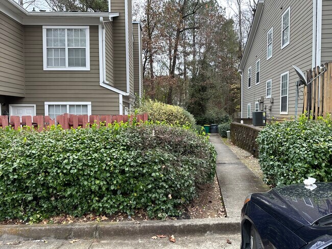 Foto del edificio - 1057 Rock Creek Ln