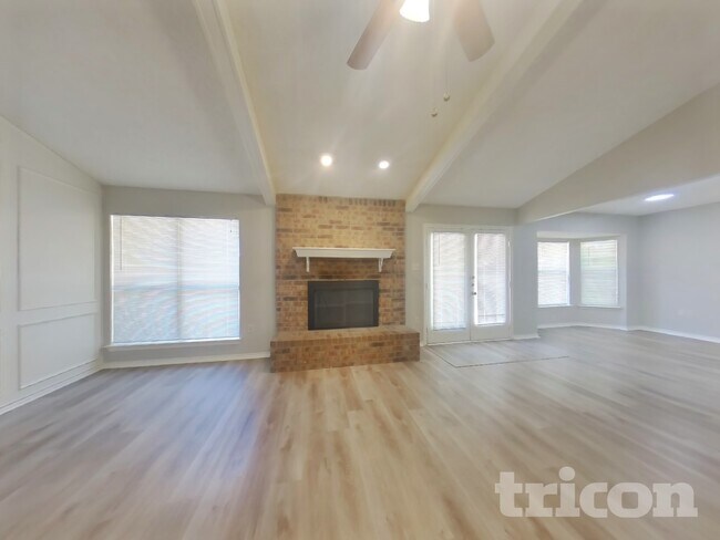 Building Photo - 934 Robinwood Dr