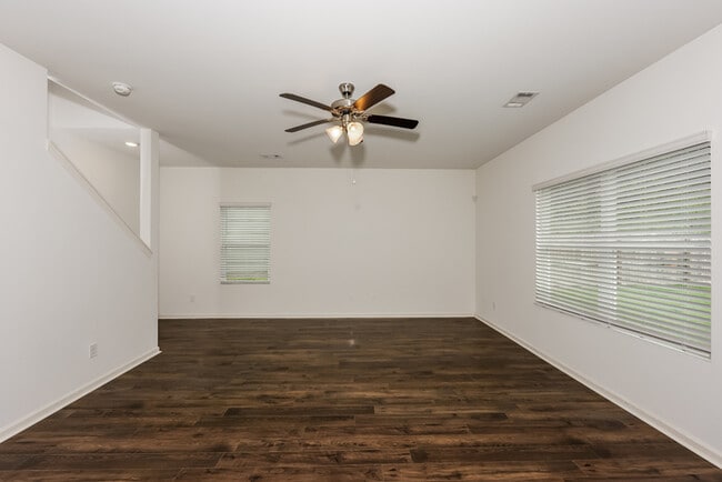Building Photo - 5776 Timber Leaf Lp