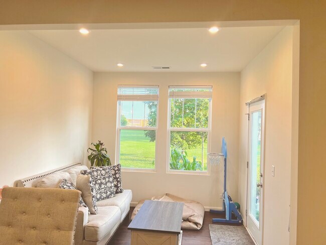 Sun room - 545 Watercress Dr