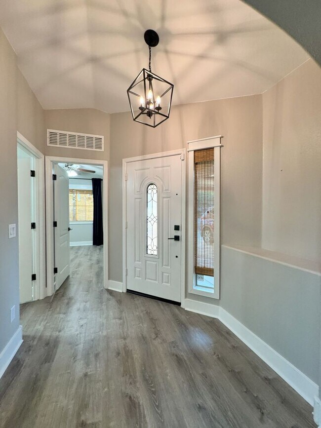Building Photo - POWER RANCH 4 BEDROOM EXQUISITE HOME: COMM...