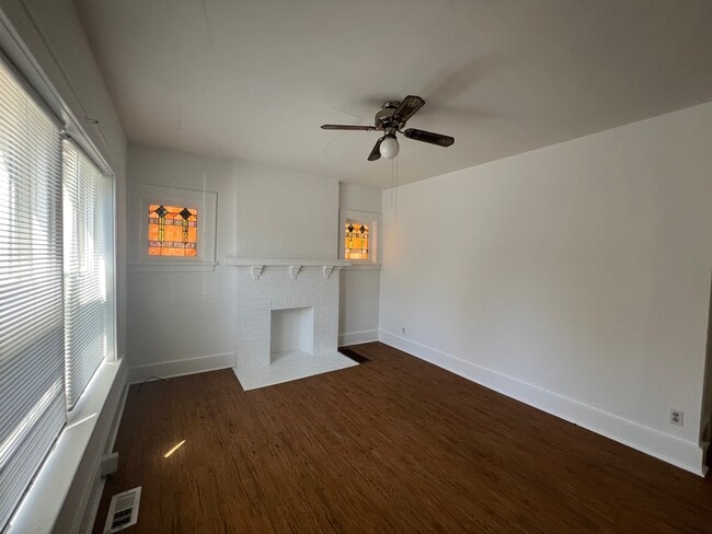 Building Photo - 4443 Pershing Ave