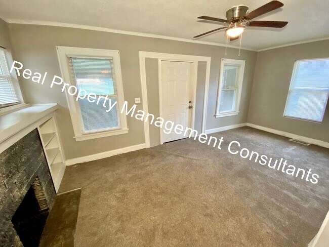 Foto del edificio - Charm and Space in 3 Bedroom Home