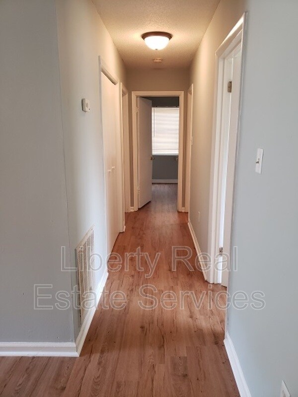 Foto del edificio - 133 Cherokee Cir