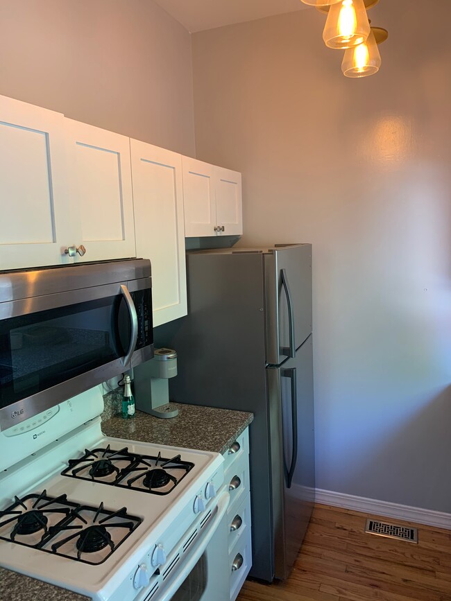 Building Photo - 1623 Dolman St