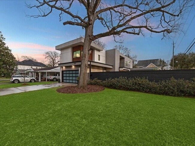 Building Photo - 1737 Libbey Dr