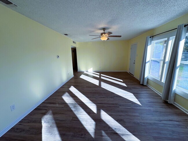 Building Photo - Modern Flair Living In Bayless Atkins Neig...