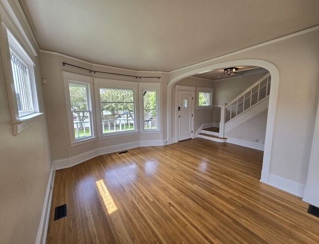 Building Photo - 3Bd/2Ba Everett Home