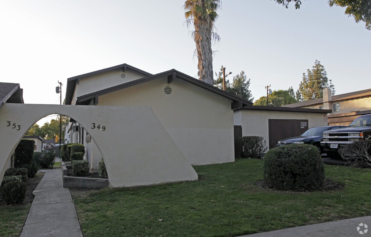 Foto del edificio - 349-353 S Stillman Ave