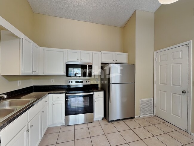 Building Photo - 893 Ferry Landing Ln