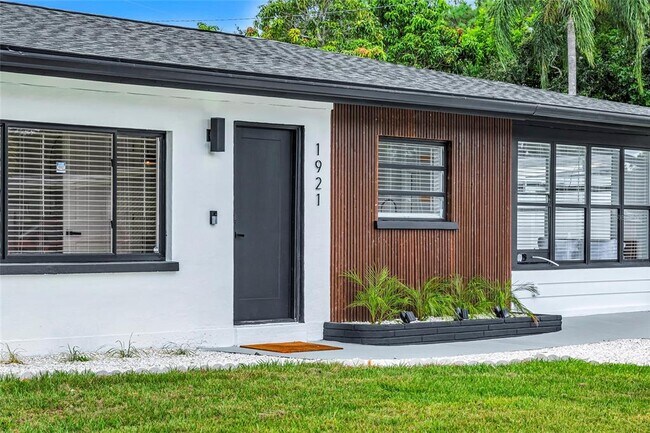 Foto del edificio - 1921 Fern Ave