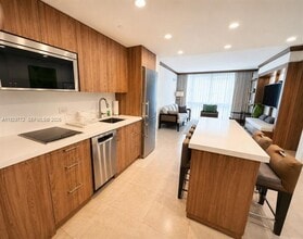 Building Photo - 6801 Collins Ave