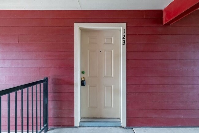 Foto del edificio - 13001 S Crompton Lane