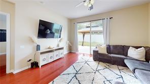 Foto principal - 14823 Wake Robin Dr