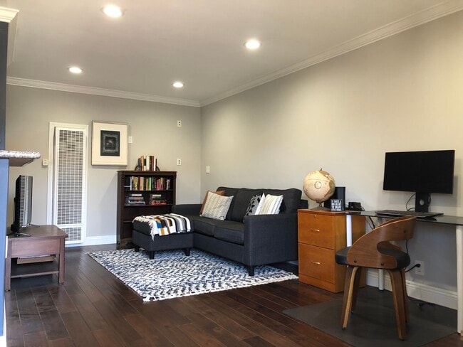 Building Photo - 4633 Marine Ave