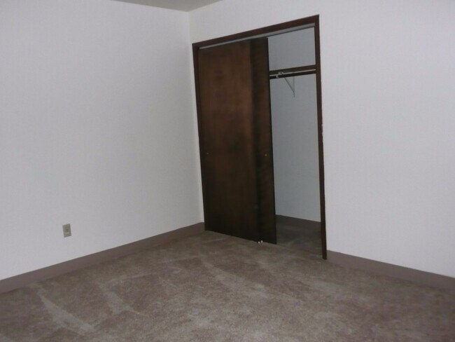 Foto del edificio - Independence Park 2bed two story washer & dryer in unit