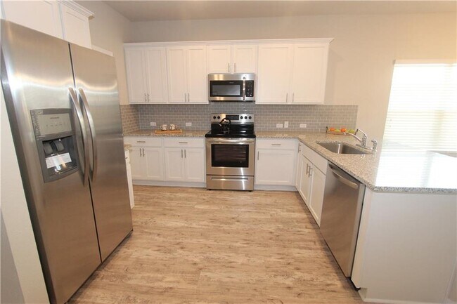 Foto del edificio - 457 Galway Bay Ln